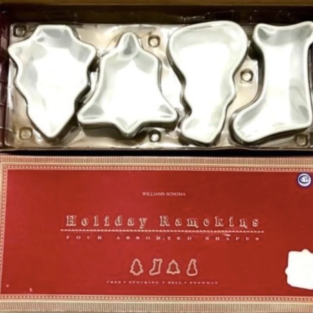 WILLIAMS-SONOMA set 4 Holiday Ramekins white NWT
